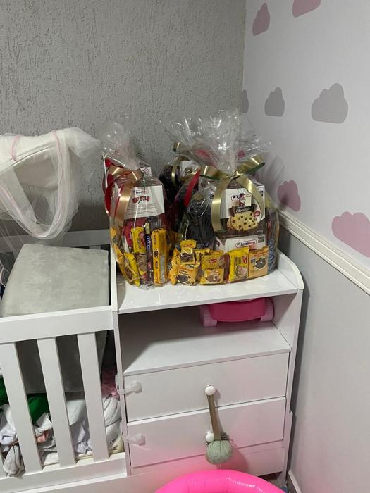 Kind Monsters Christmas 2023 gift baskets and families, photo 6